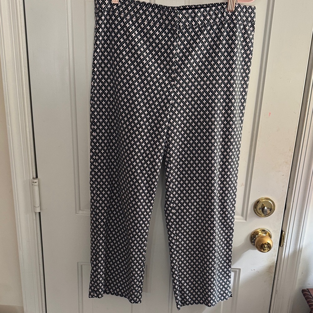 J. Jill Black and White cropped pants